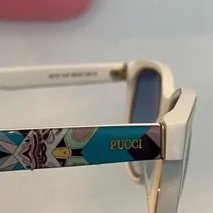 Emilio Pucci White and Blue Gradient Sunglasses Emilio Pucci Sunglasses - EP0026S – Trovelle main image 3
